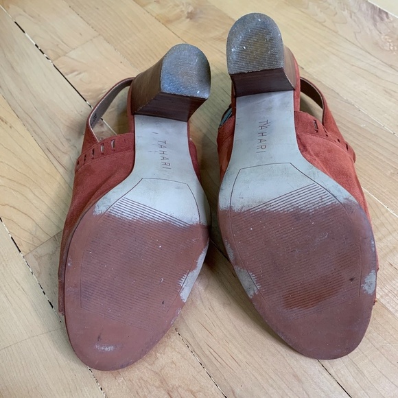 Tahari Suede/Leather Sandal Block Heels Rust Color Size 8 - Picture 8 of 8